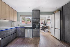 Kitchen- click for photo gallery